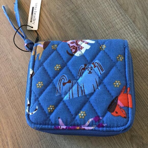 Vera Bradley Blue Quilted Cotton Small Zip Around Wallet in Dog Park Pattern - Picture 2 of 4